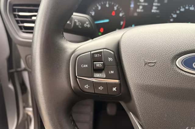 Ford Focus (2023) thumbnail 12