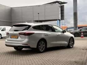 Ford Focus (2023) thumbnail 3