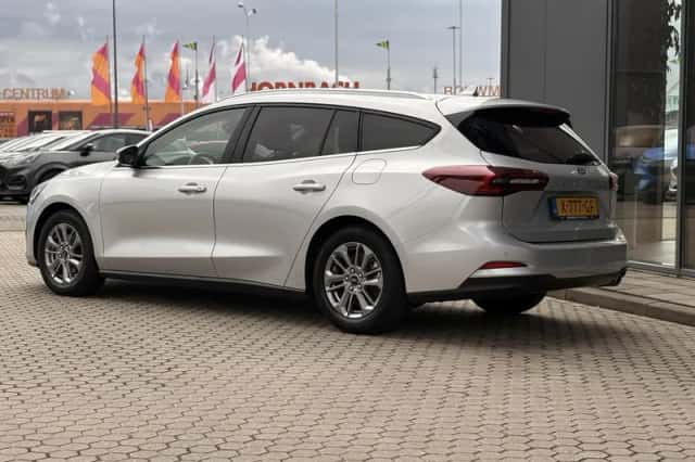 Ford Focus (2023) thumbnail 5