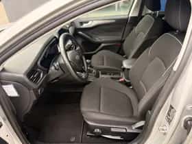 Ford Focus (2023) thumbnail 10