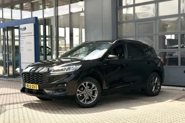 Ford Kuga (2023) thumbnail 2
