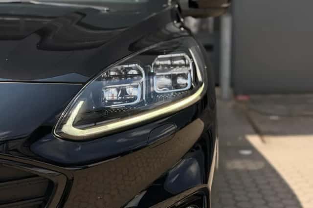 Ford Kuga (2023) thumbnail 4