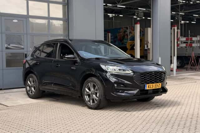 Ford Kuga (2023) thumbnail 5