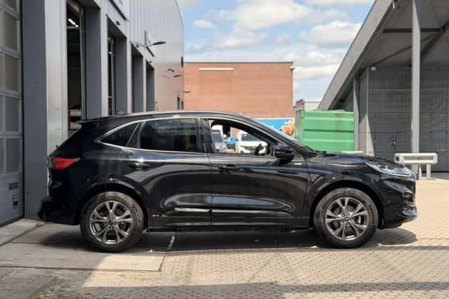 Ford Kuga (2023) thumbnail 6