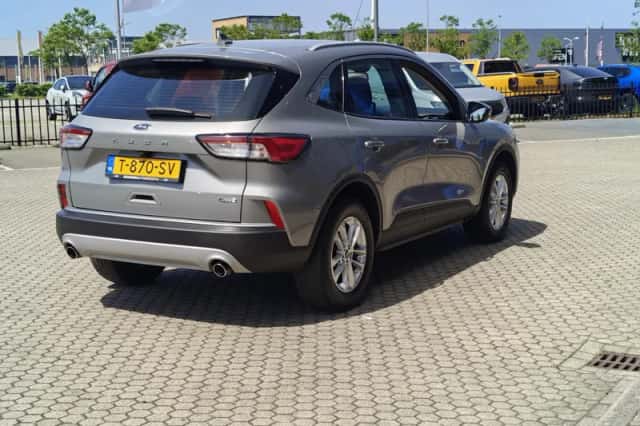 Ford Kuga (2023) thumbnail 11
