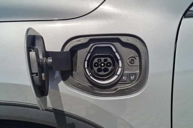 Ford Kuga (2023) thumbnail 12