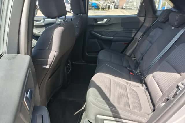 Ford Kuga (2023) thumbnail 15