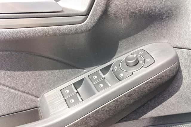 Ford Kuga (2023) thumbnail 26