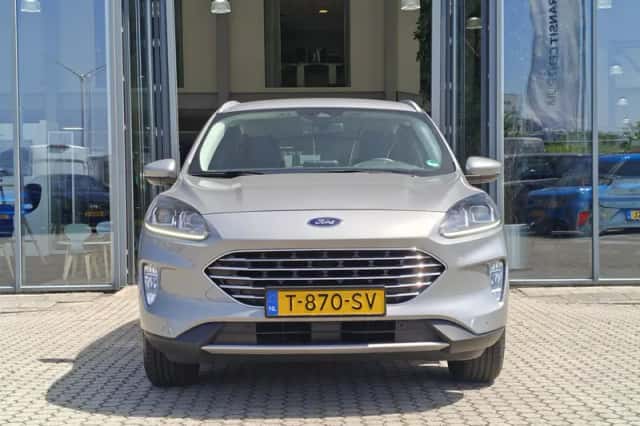 Ford Kuga (2023) thumbnail 4