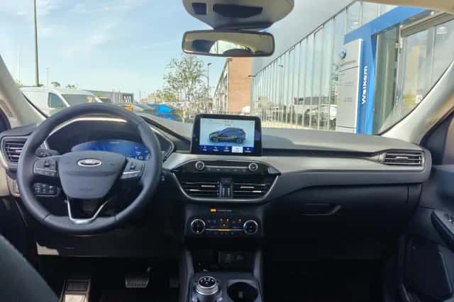 Ford Kuga (2023) thumbnail 31