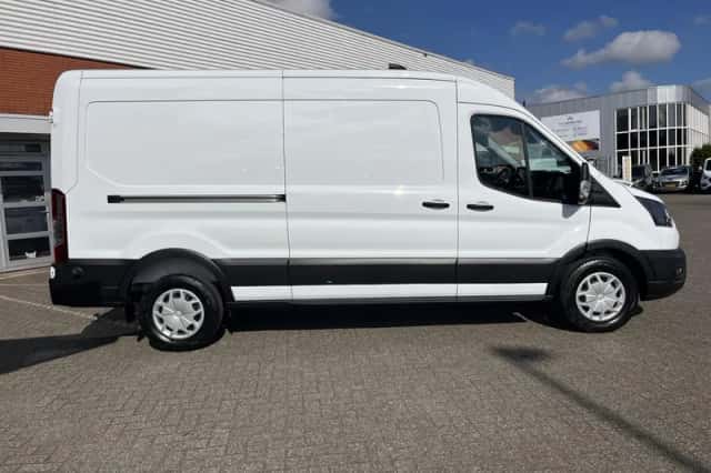 Ford Transit (2024) thumbnail 12