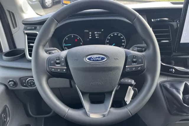 Ford Transit (2024) thumbnail 14