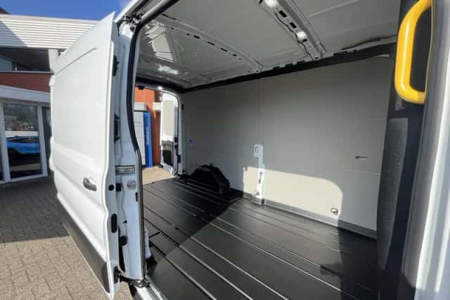 Ford Transit (2024) thumbnail 9