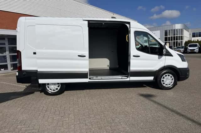 Ford Transit (2024) thumbnail 10