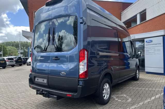Ford Transit (2024) thumbnail 4