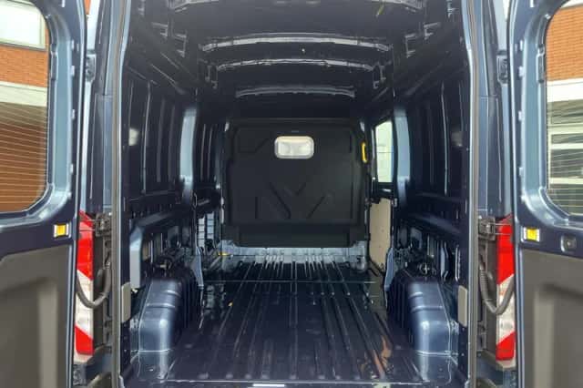 Ford Transit (2024) thumbnail 8
