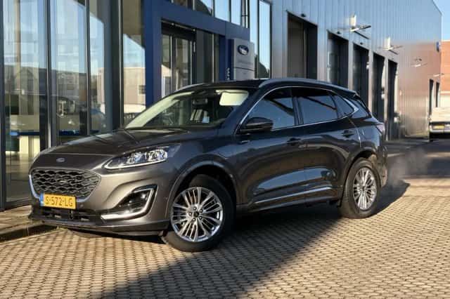Ford Kuga (2023) thumbnail 2