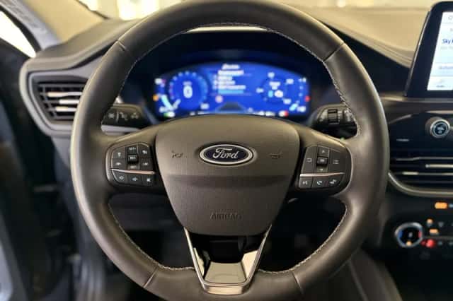 Ford Kuga (2023) thumbnail 18