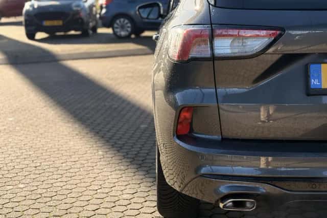 Ford Kuga (2023) thumbnail 4