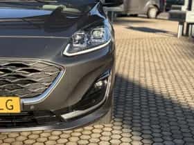 Ford Kuga (2023) thumbnail 5