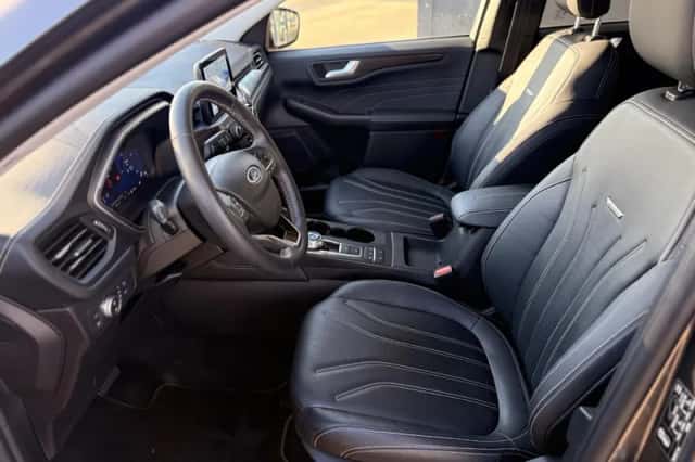 Ford Kuga (2023) thumbnail 8