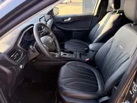 Ford Kuga (2023) thumbnail 8