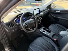Ford Kuga (2023) thumbnail 9