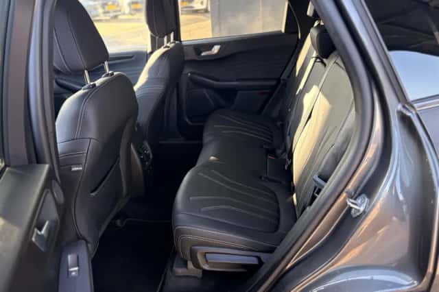 Ford Kuga (2023) thumbnail 10
