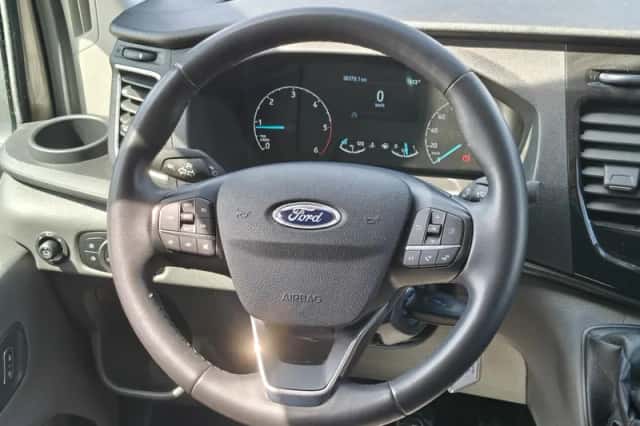 Ford Transit (2024) thumbnail 2