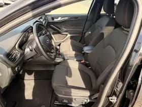 Ford Focus (2023) thumbnail 11