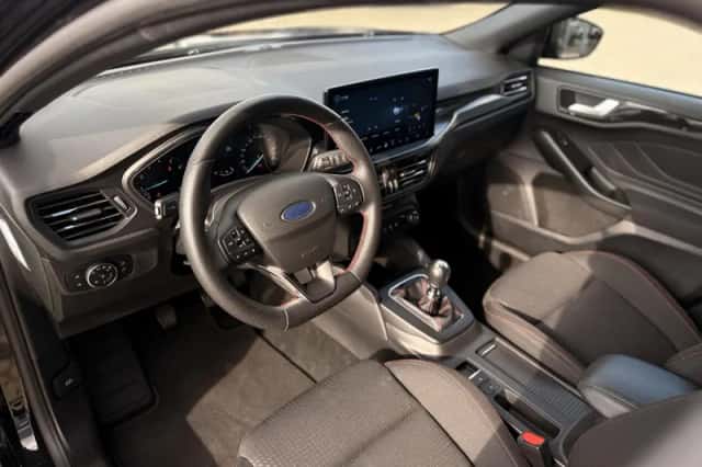 Ford Focus (2023) thumbnail 12