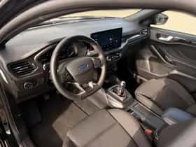 Ford Focus (2023) thumbnail 12