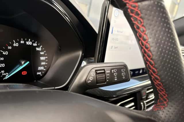Ford Focus (2023) thumbnail 18