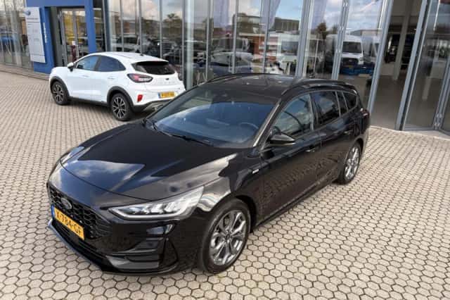 Ford Focus (2023) thumbnail 3