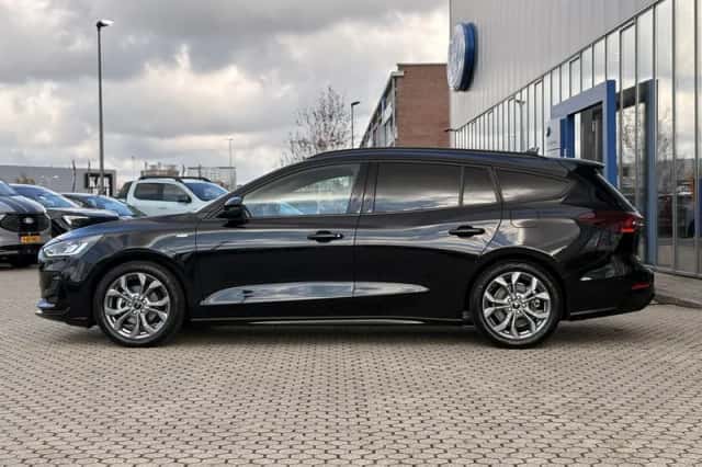 Ford Focus (2023) thumbnail 5
