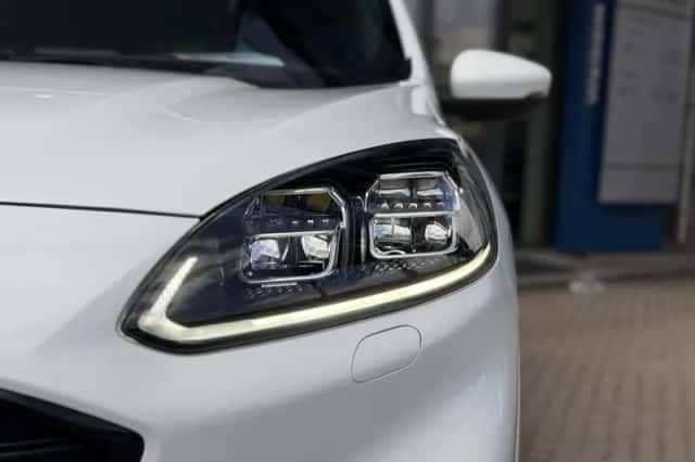 Ford Kuga (2023) thumbnail 4