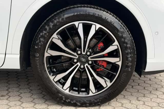 Ford Kuga (2023) thumbnail 6