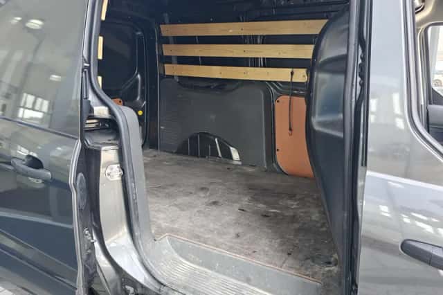 Ford Transit Connect (2022) thumbnail 10