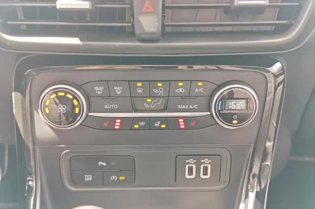 Ford EcoSport (2018) thumbnail 25