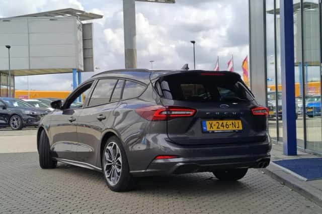 Ford Focus (2024) thumbnail 3