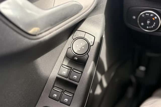 Ford Fiesta (2023) thumbnail 18