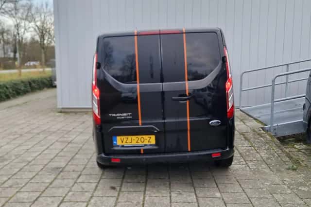 Ford Transit Custom (2023) thumbnail 3