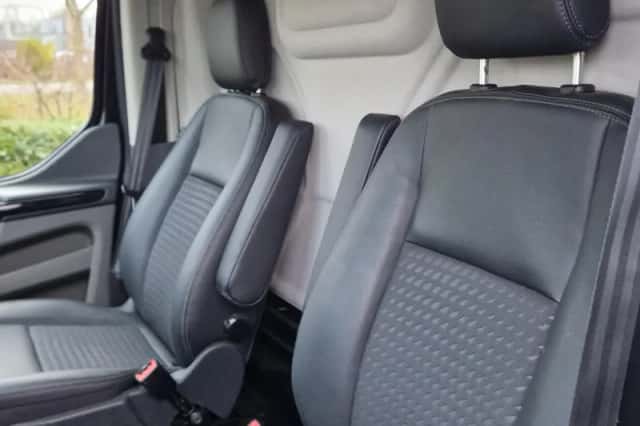 Ford Transit Custom (2023) thumbnail 9