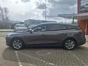 Ford Focus (2023) thumbnail 2