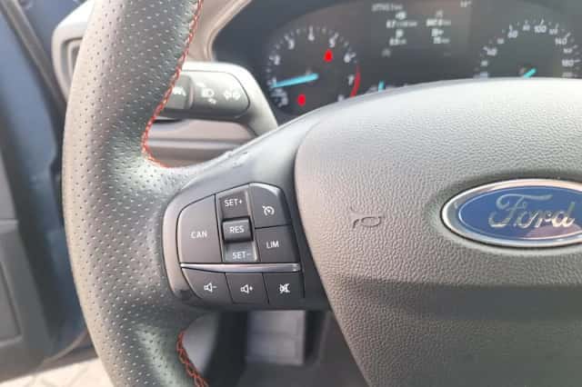 Ford Focus (2023) thumbnail 11