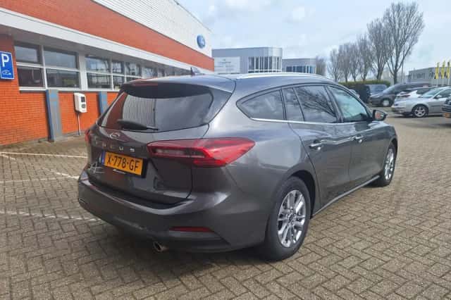 Ford Focus (2023) thumbnail 4