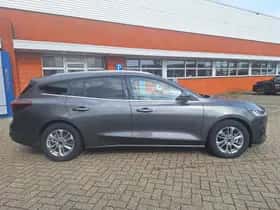 Ford Focus (2023) thumbnail 5