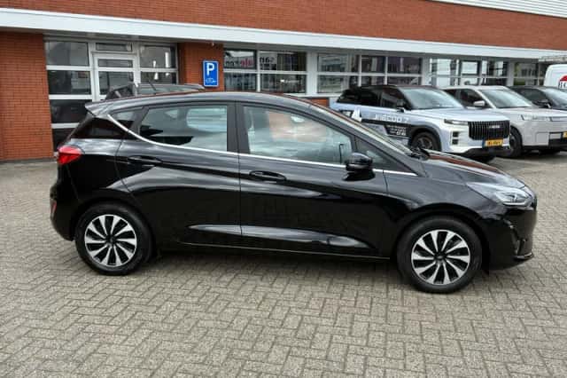 Ford Fiesta (2023) thumbnail 4