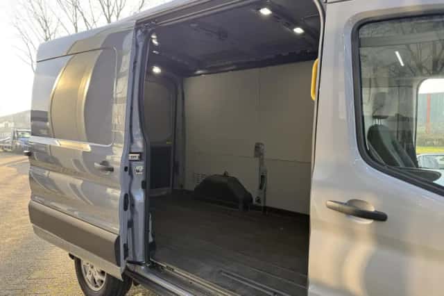 Ford Transit (2024) thumbnail 9