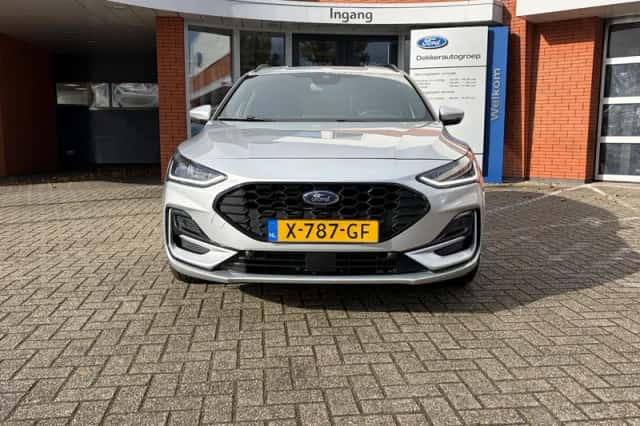 Ford Focus (2023) thumbnail 2